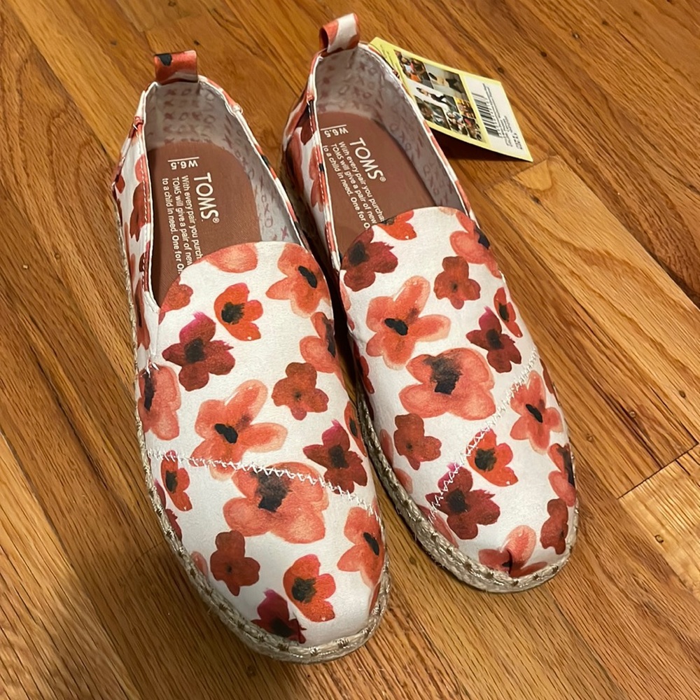 Toms alpargata rope slip on. Size 6.5. New with tags and box.